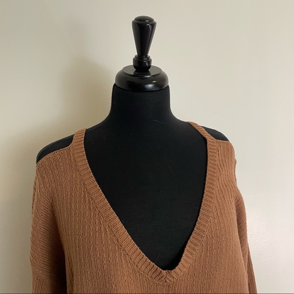 Urban Outfitters | Kimchi Blue Dusty Rose Cold-shoulder Knit - Picture 2 of 12